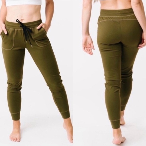 Zyia‎ Active Unwind Olive Green Jogger - Picture 1 of 10